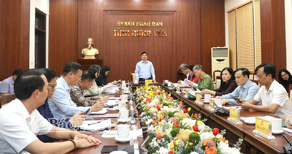 Đồng chí Phạm Văn Nghiêm, Phó Chủ tịch UBND tỉnh chủ trì cuộc họp.