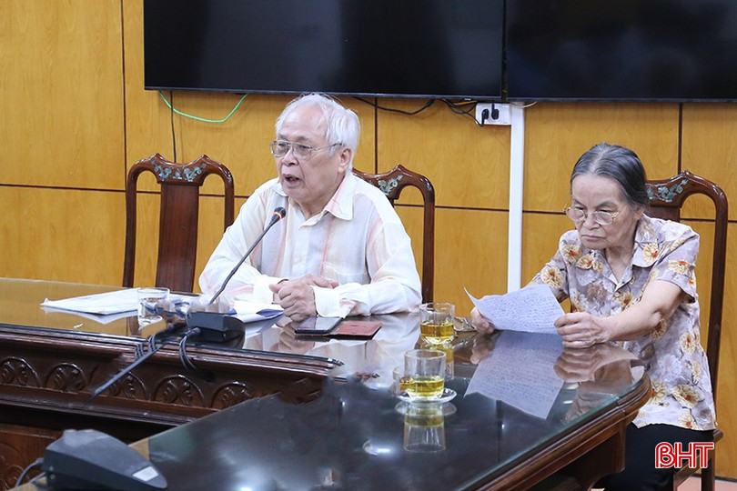 Công dân Phạm Đình Trần (phường Tân Giang) trình bày kiến nghị liên quan đến đất đai. bqbht_br_img-4791.jpg