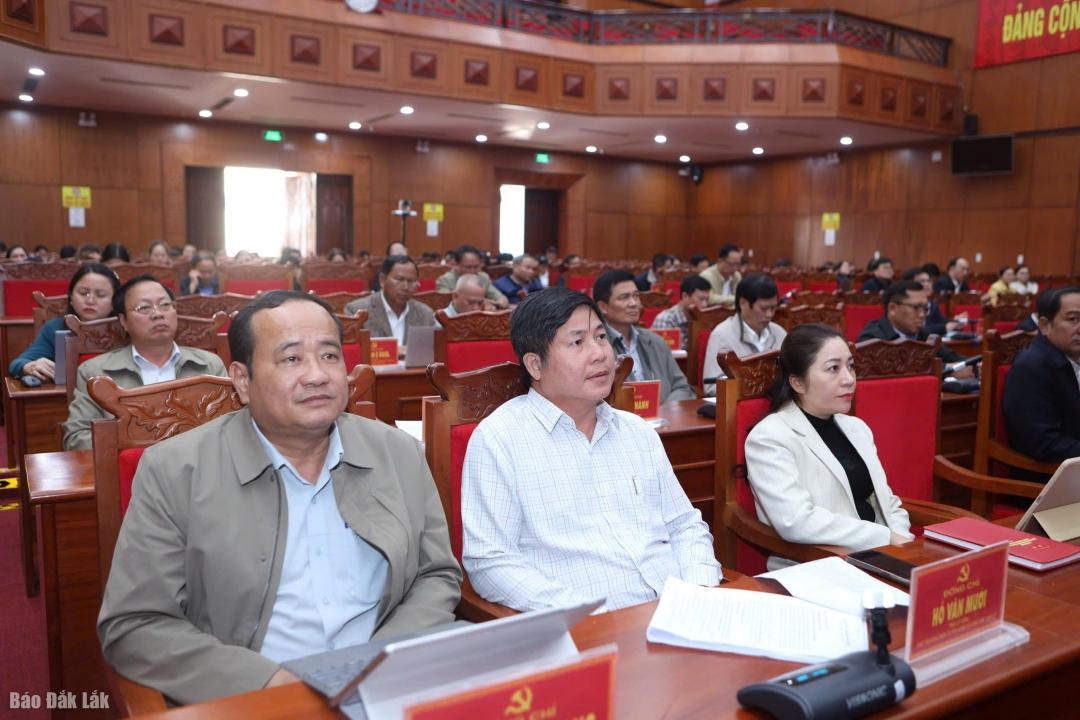 Các đại biểu dự hội nghị.