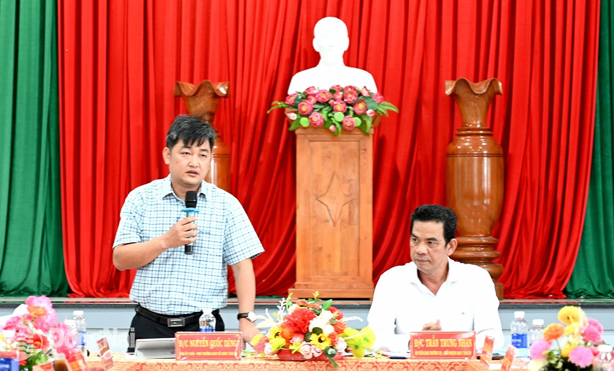 Đồng chí Nguyễn Quốc Dũng, Tỉnh ủy viên, Phó trưởng ban Tổ chức Tỉnh ủy phát biểu tại buổi làm việc. Ảnh: Quốc Việt  