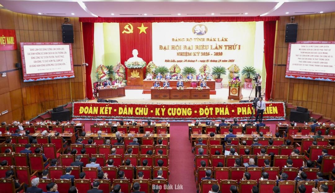 Đại hội đại biểu Đảng bộ tỉnh Đắk Lắk lần thứ I. Ảnh: Ngọc Thắng