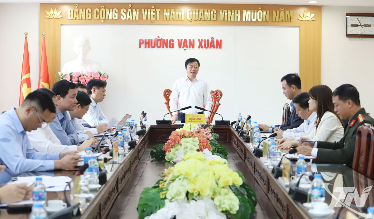 Các đại biểu dự cuộc họp.