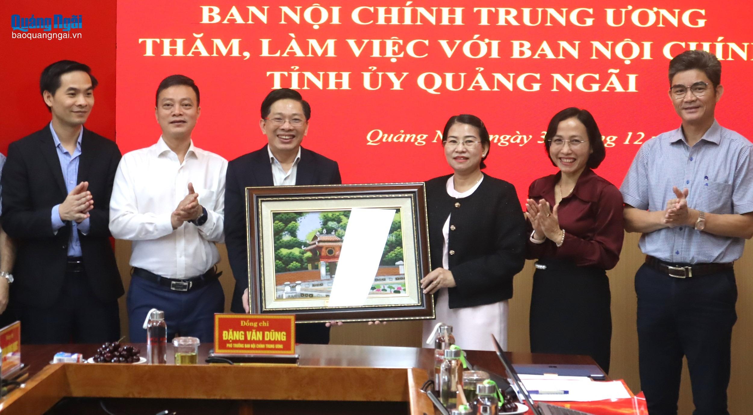 Báo và Phát thanh, Truyền hình Quảng Ngãi