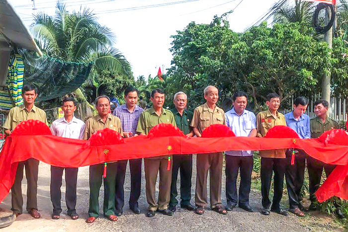 Khánh thành tuyến đường Hội Cựu chiến binh liên ấp An Hưng- An Hòa, xã An Bình.    