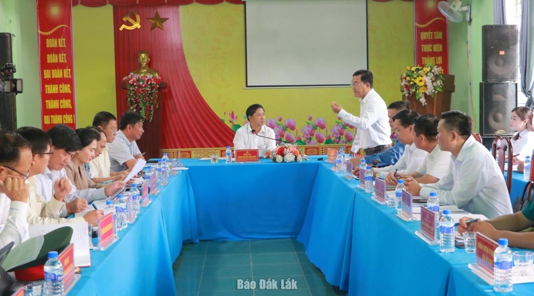 Quang cảnh buổi làm việc.