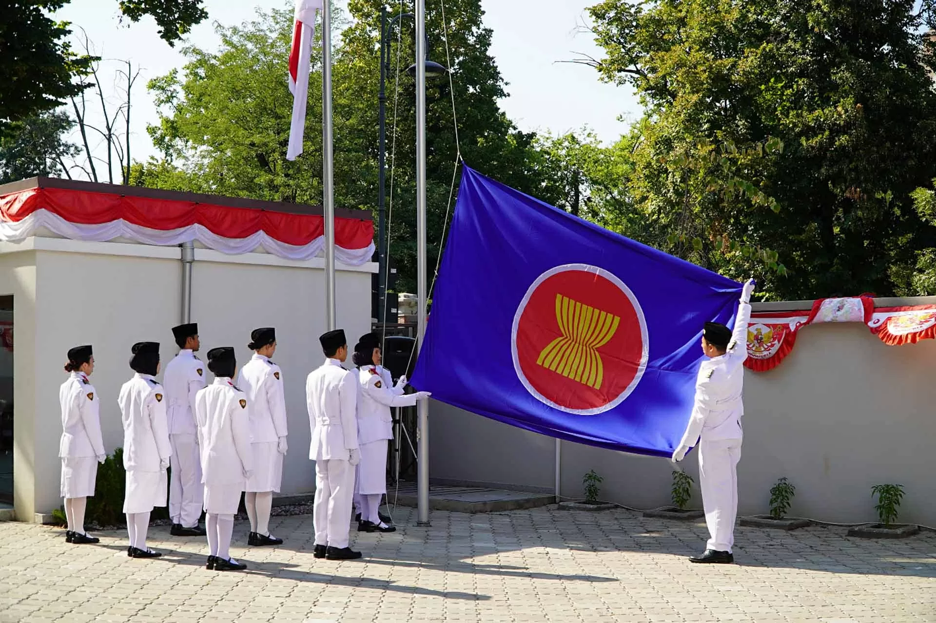 Lễ thượng cờ nhân ngày thành lập ASEAN tại Romania