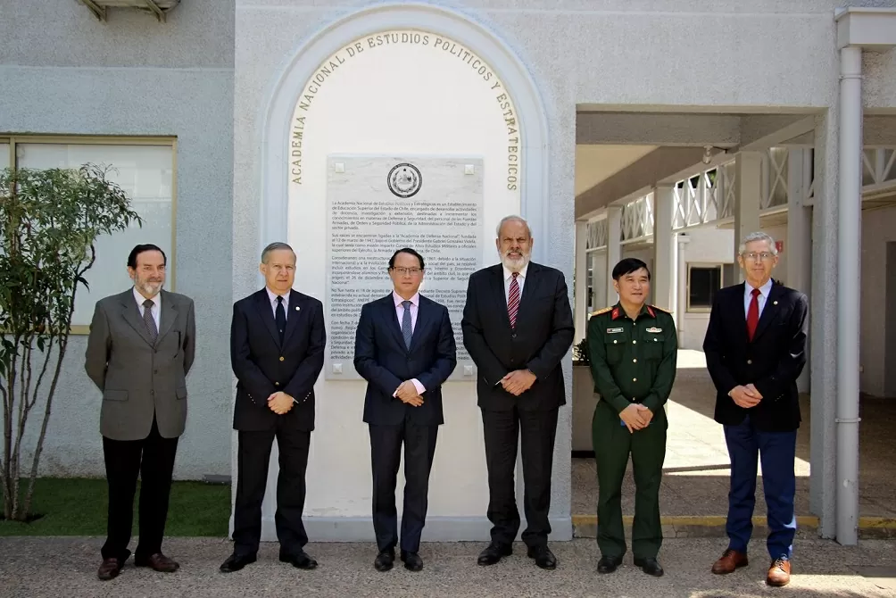 Việt Nam chủ trương giải quyết mọi khác biệt bằng biện pháp hòa bình, kiềm chế và đối thoại Việt Nam chủ trương giải quyết mọi khác biệt bằng biện pháp hòa bình, kiềm chế và đối thoại