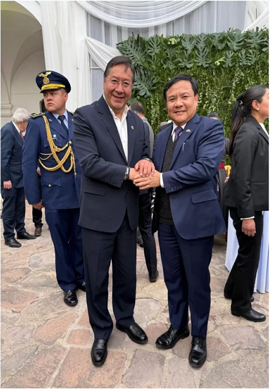 Đại sứ Bùi Văn Nghị chào xã giao Tổng thống Bolivia Luis Alberto Arce Catacora
