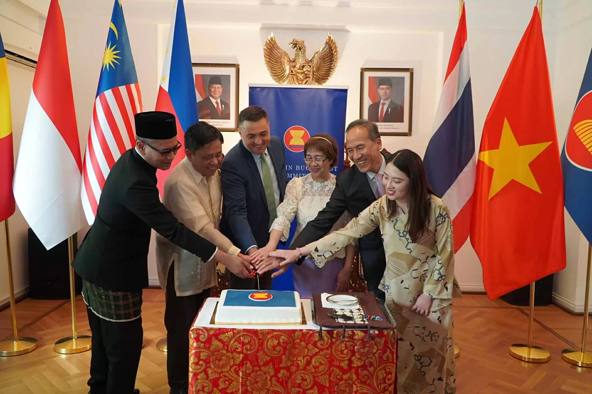 Lễ thượng cờ nhân ngày thành lập ASEAN tại Romania