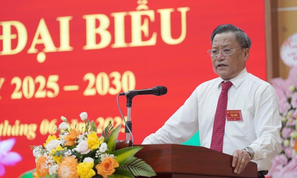 Đồng chí Phạm Công Thiếu, Bí thư Đảng ủy, Viện trưởng Viện Chăn nuôi phát biểu. Ảnh: Bảo Thắng.