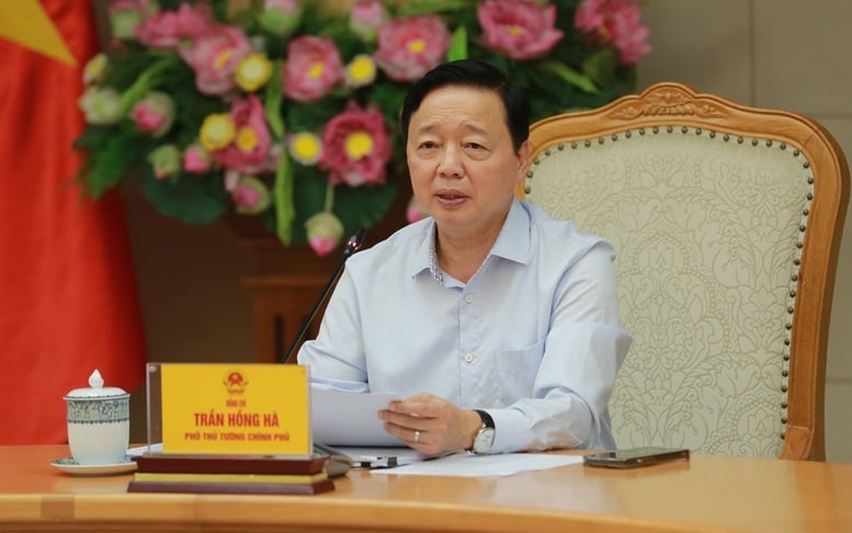Phó Thủ tướng Trần Hồng Hà yêu cầu Bộ Nông nghiệp và Môi trường ưu tiên sửa đổi các 'điểm nghẽn' là những chính sách trong lĩnh vực nông nghiệp, môi trường không phù hợp, chưa sát với thực tế, chưa có tính khả thi khi triển khai. Ảnh: VGP/Minh Khôi.