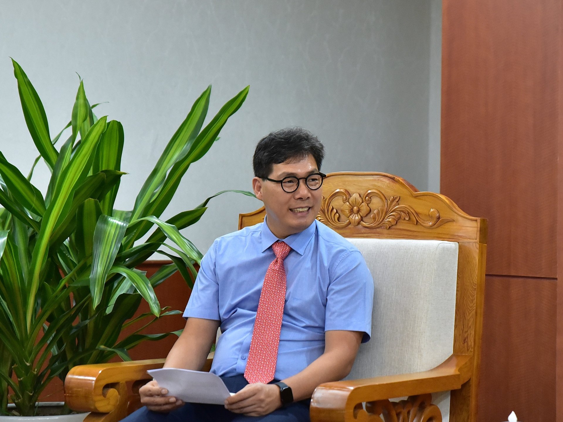 Chủ tịch Jeon Jongsoo đến thăm và làm việc với lãnh đạo Bộ Nông nghiệp và Môi trường (NN-MT). Ảnh: Kiều Chi. 