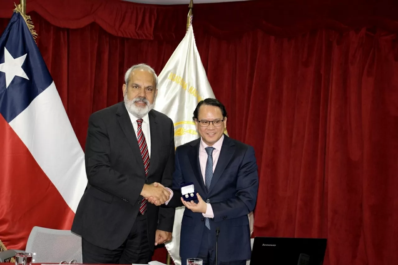 Việt Nam chủ trương giải quyết mọi khác biệt bằng biện pháp hòa bình, kiềm chế và đối thoại Việt Nam chủ trương giải quyết mọi khác biệt bằng biện pháp hòa bình, kiềm chế và đối thoại