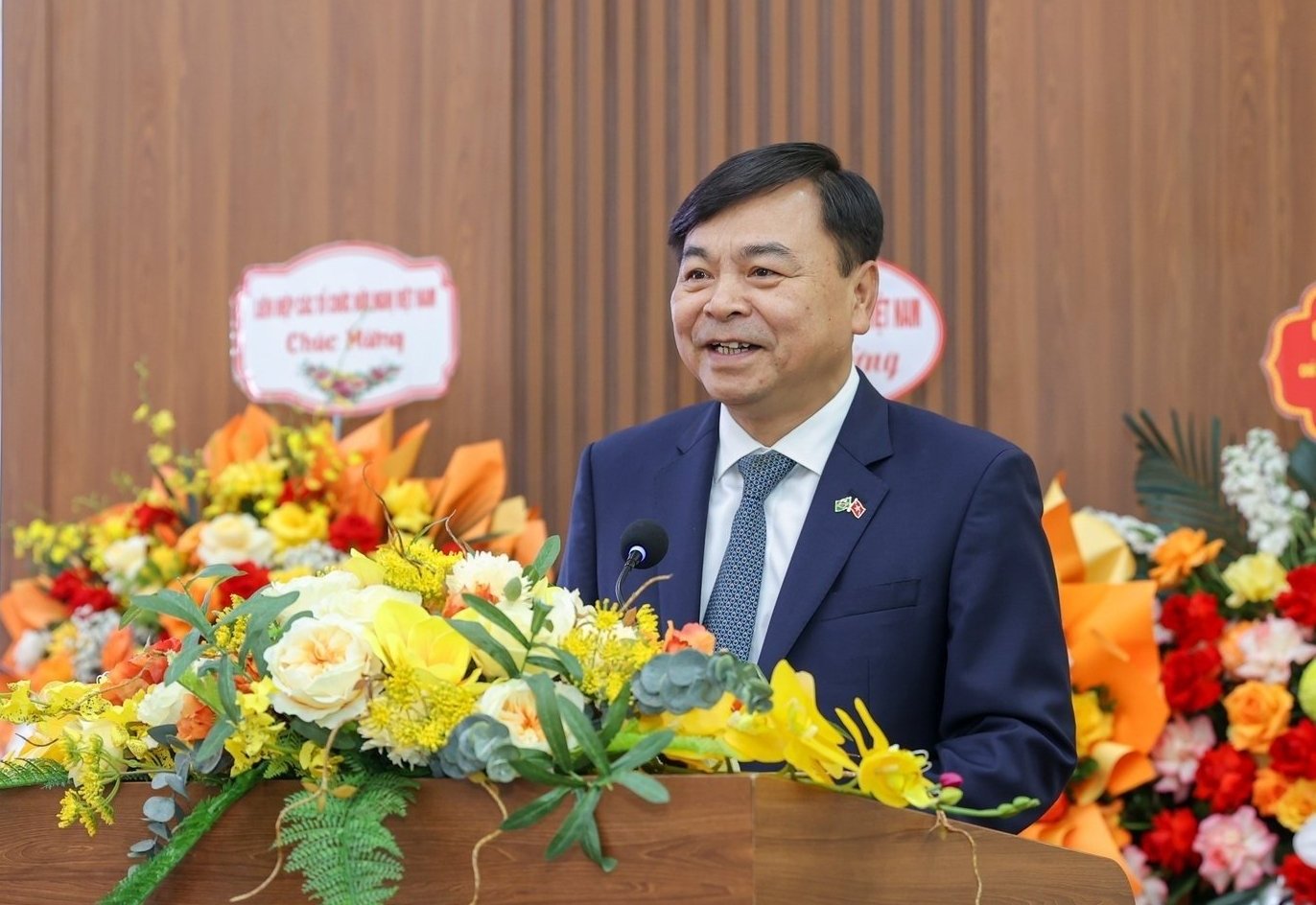 Đồng chí Nguyễn Hoàng Hiệp, Thứ trưởng Bộ Nông nghiệp và Môi trường được bầu làm Chủ tịch Hội hữu nghị và hợp tác Việt Nam - Brazil nhiệm kỳ 2025 - 2030. Ảnh: Đinh Hòa.