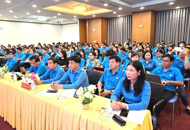 Đẩy mạnh thi đua chào mừng kỷ niệm 96 năm Ngày thành lập Công đoàn Việt Nam