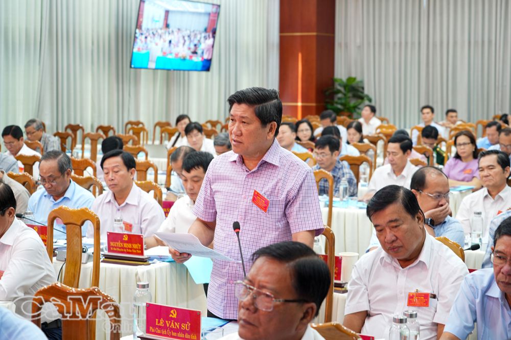 Phó chủ tịch UBND tỉnh Lê Văn Sử phát biểu tại hội nghị, nhấn mạnh, ngoài những giải pháp của Trung ương, tỉnh phải có giải pháp riêng trong xuất khẩu thuỷ sản trước mức thuế mới mà Mỹ vừa ban hành.