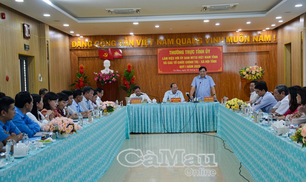 Chủ trì hội nghị có Bí thư Tỉnh uỷ Nguyễn Hồ Hải; Phó bí thư Thường trực Tỉnh uỷ Nguyễn Đức Hiển; Phó bí thư Tỉnh uỷ, Chủ tịch UBND tỉnh Phạm Thành Ngại.