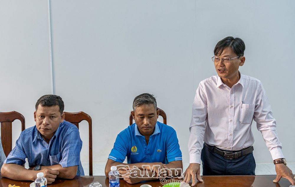 Phó tổng Biên tập Báo Cà Mau Nguyễn Quốc Danh cảm ơn sự quan tâm của tỉnh. Đây là niềm cổ vũ rất lớn đối với các cán bộ người dân tộc Khmer đang làm việc tại báo Cà Mau nói riêng và tập thể báo Cà Mau nói chung.