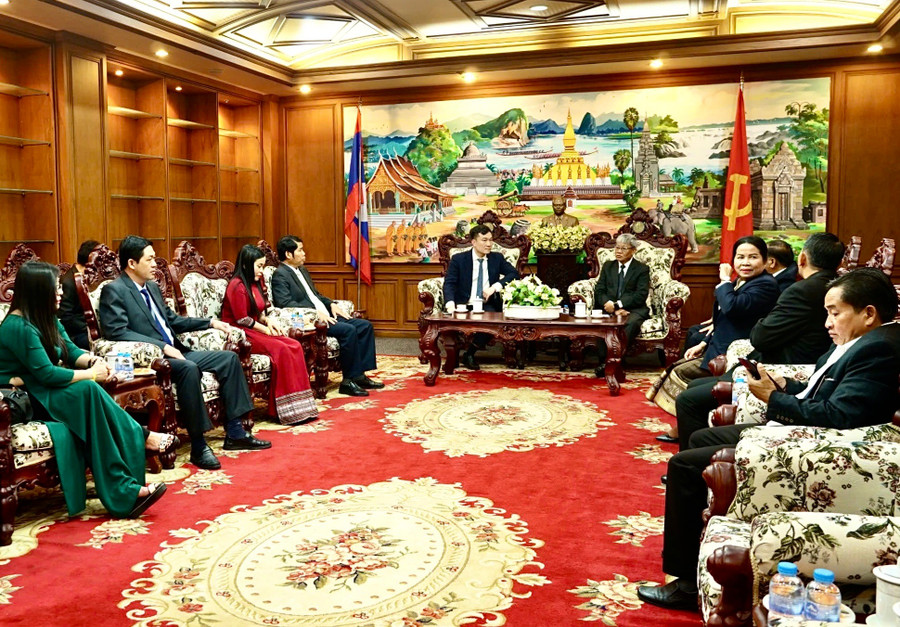 Quang cảnh buổi thăm, chúc Tết của đoàn lãnh đạo cấp cao tỉnh Gia Lai với tỉnh Champasak. Ảnh: Minh Phương lao-1.jpg
