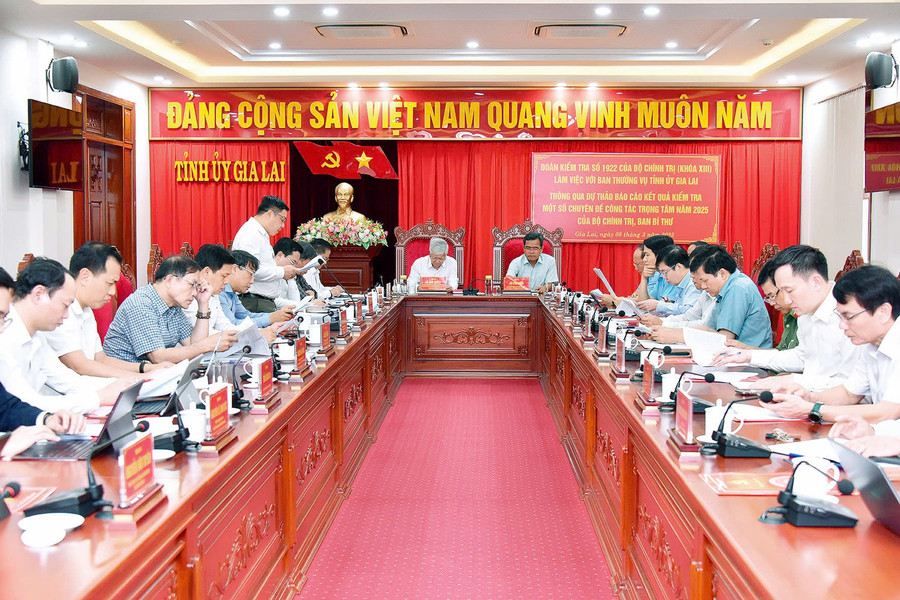 Quang cảnh buổi làm việc. Ảnh: Đ.T z6386813352690-386cab34af80593d623e5e066cc42e62.jpg