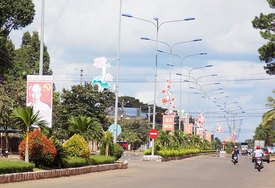Pa nô tuyên truyền trực quan về học tập và làm theo gương Bác tại huyện Ia Grai. Ảnh: Thanh Nhật 2222tn.jpg