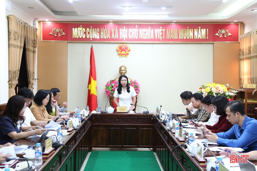 Lãnh đạo Ban Pháp chế chủ trì hội nghị. bqbht_br_1a.jpg
