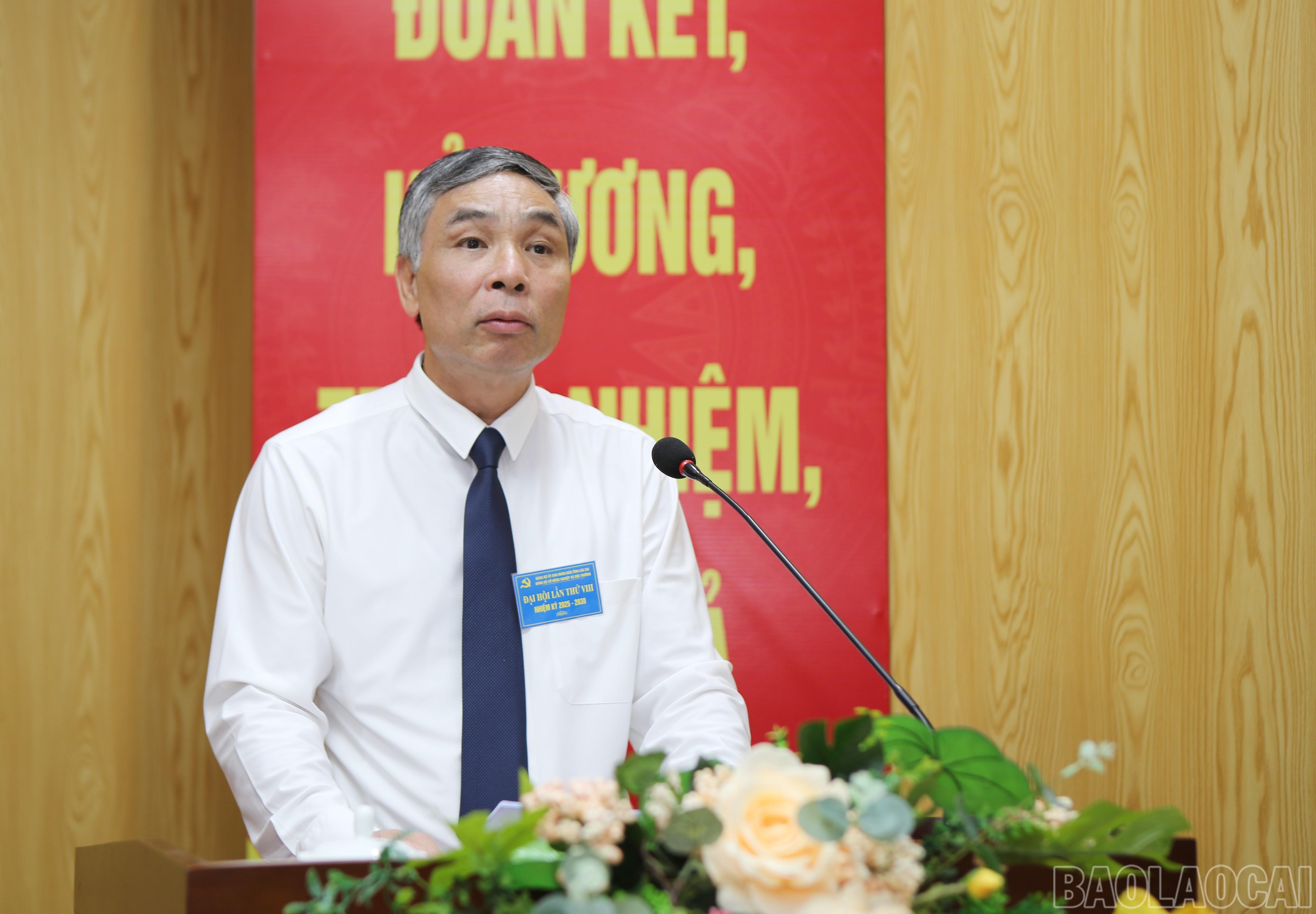 Đồng chí Hoàng Đăng Khoa, Phó Bí thư Đảng ủy UBND tỉnh phát biểu tại đại hội. baolaocai-br_5.jpg