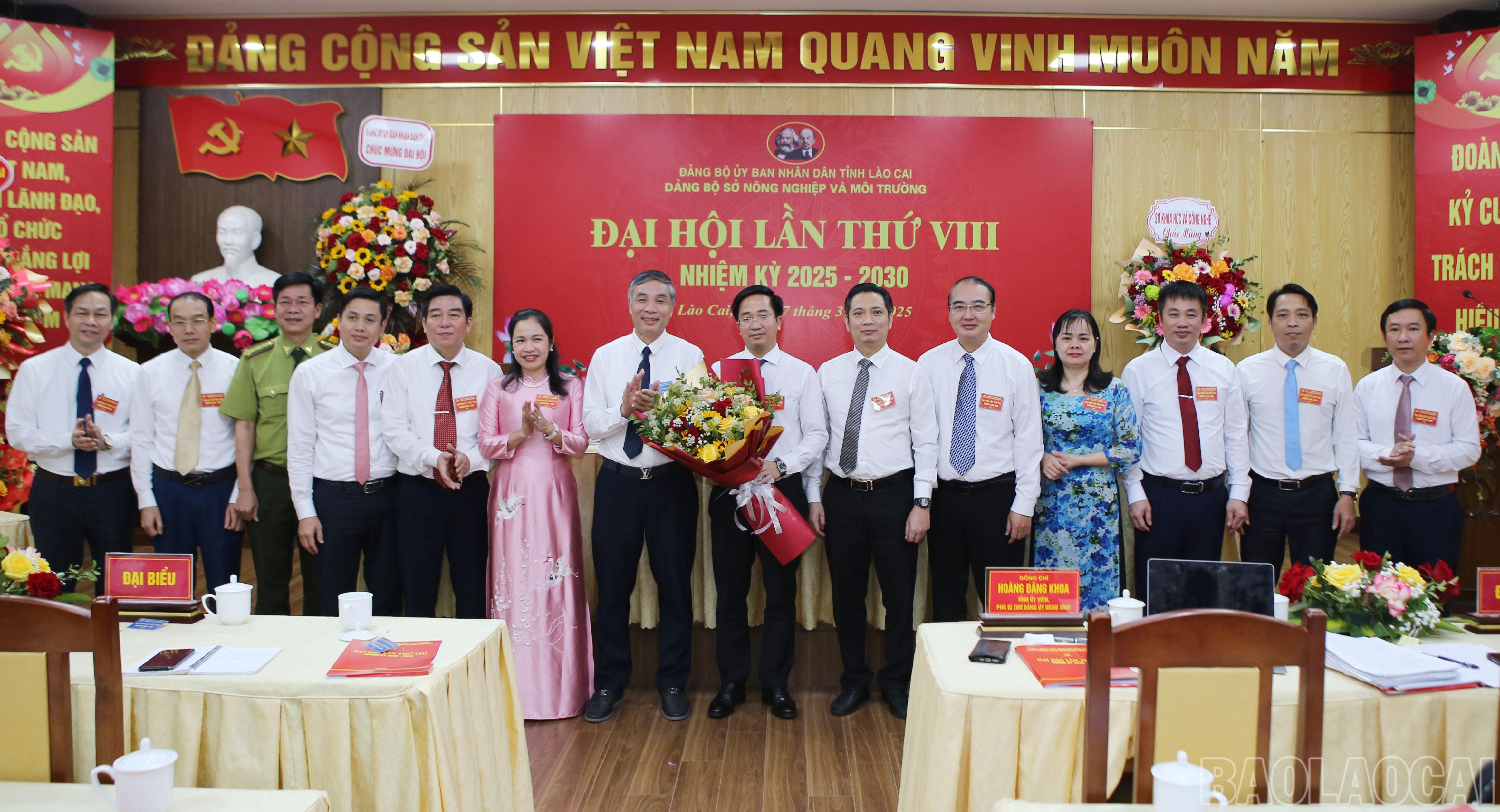 Ban Chấp hành Đảng bộ Sở Nông nghiệp và Môi trường ra mắt đại hội. baolaocai-br_7-6984.jpg