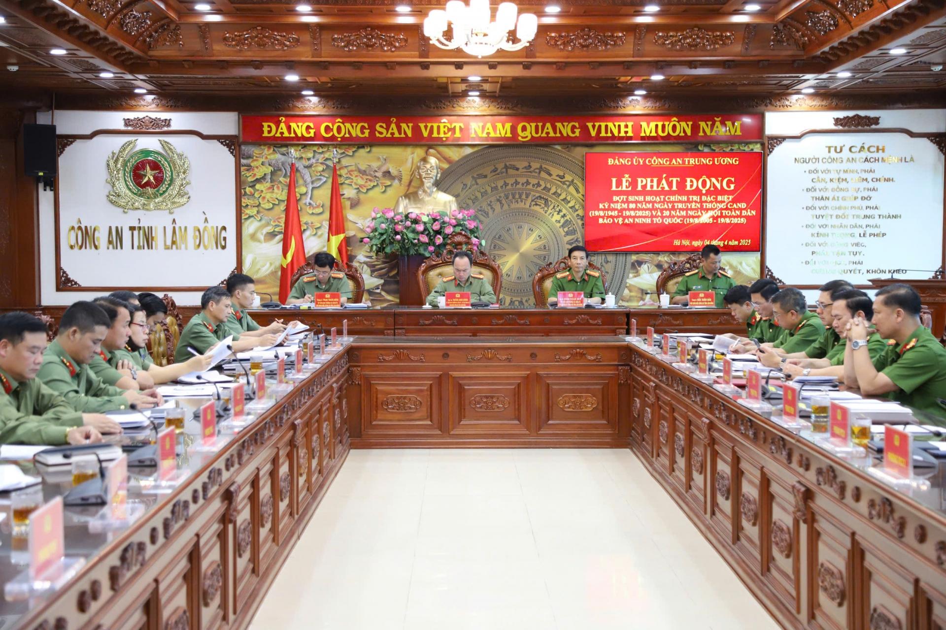 Quang cảnh Lễ phát động tại điểm cầu Công an tỉnh
