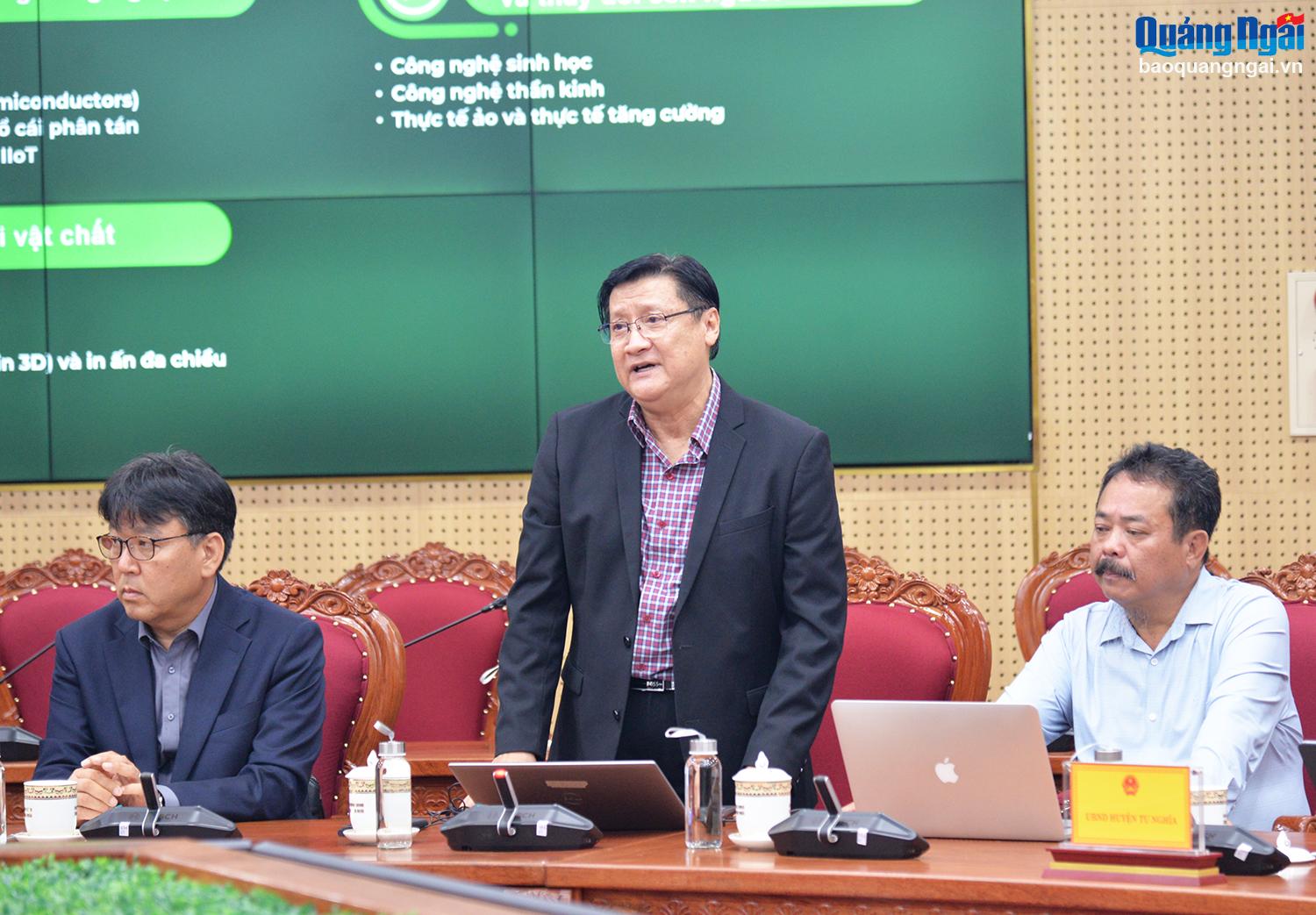 Đại diện nhà đầu tư phát biểu tại cuộc họp.