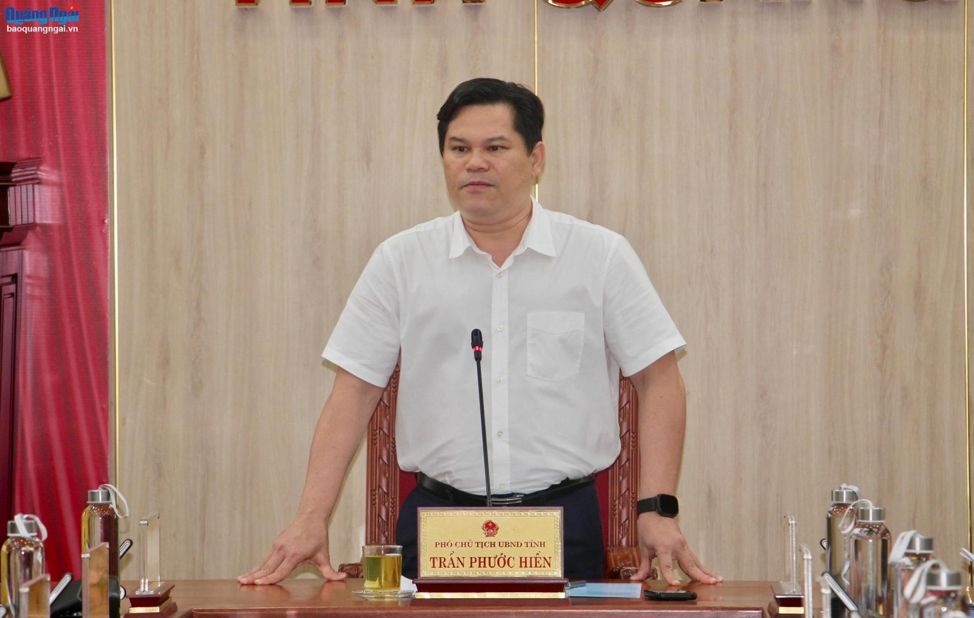 Phó Chủ tịch UBND tỉnh Trần Phước Hiền phát biểu kết luận cuộc họp.