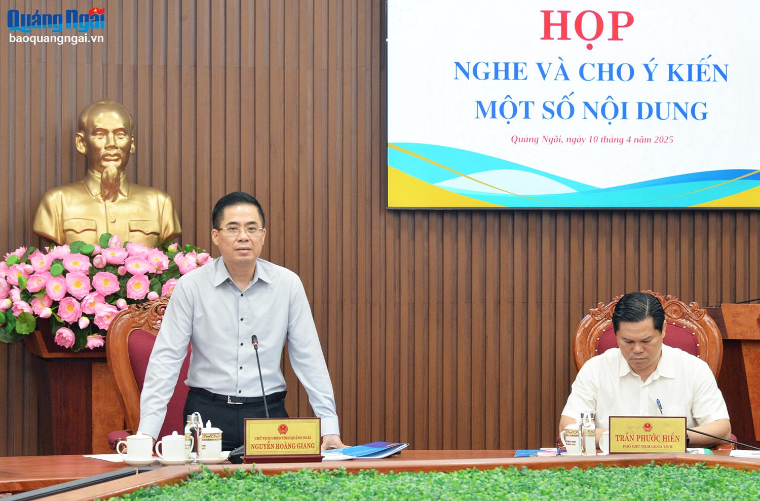 Phó Bí thư Tỉnh ủy, Chủ tịch UBND tỉnh chủ trì cuộc họp.