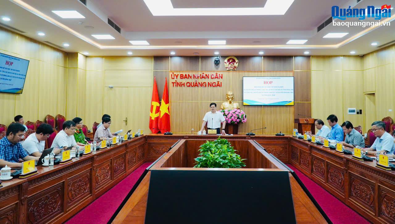 Quang cảnh cuộc họp. 