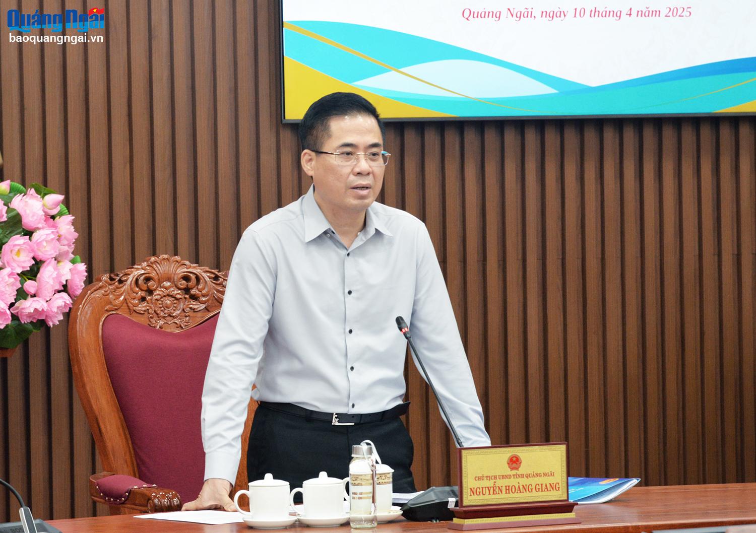Phó Bí thư Tỉnh ủy, Chủ tịch UBND tỉnh Nguyễn Hoàng Giang phát biểu tại cuộc họp.