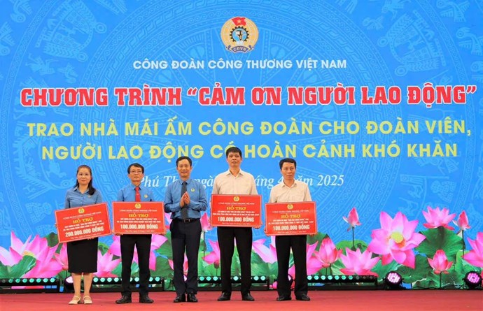 Công đoàn ngành Công Thương chăm lo tốt đoàn viên, người lao động