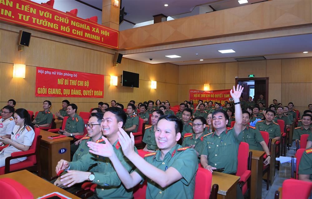 Truyền cảm, cuốn hút người xem.