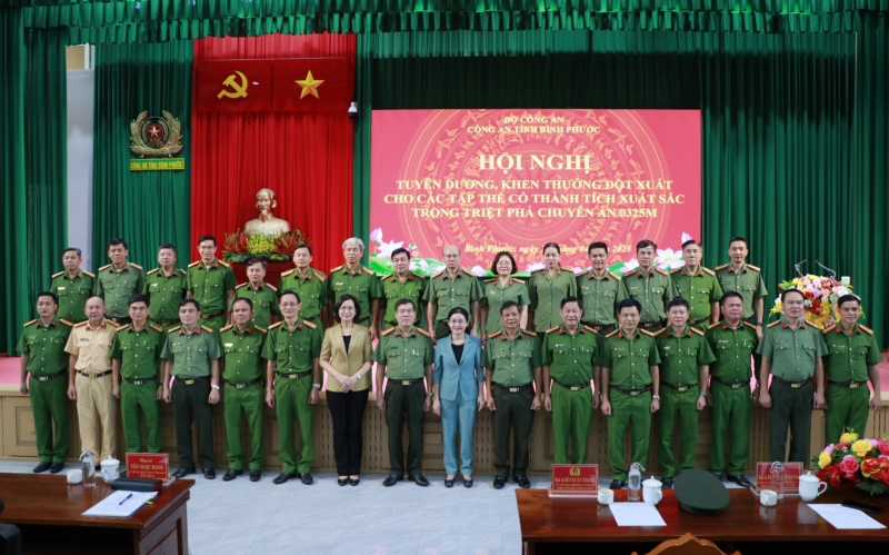 Khen thưởng đột xuất các tập thể xuất sắc trong chuyên án ma túy -0