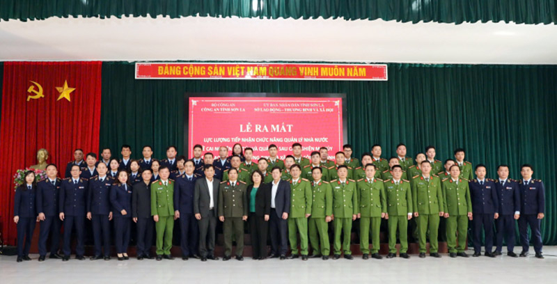 Bài 4: Những chuyển biến rõ rệt ở địa bàn ven biển, biên giới -0