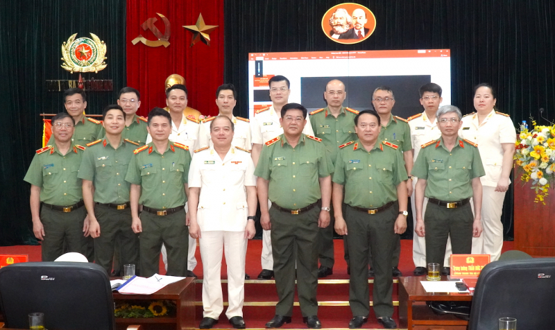 Thanh tra Bộ Công an tuyên dương các điển hình tiên tiến -0
