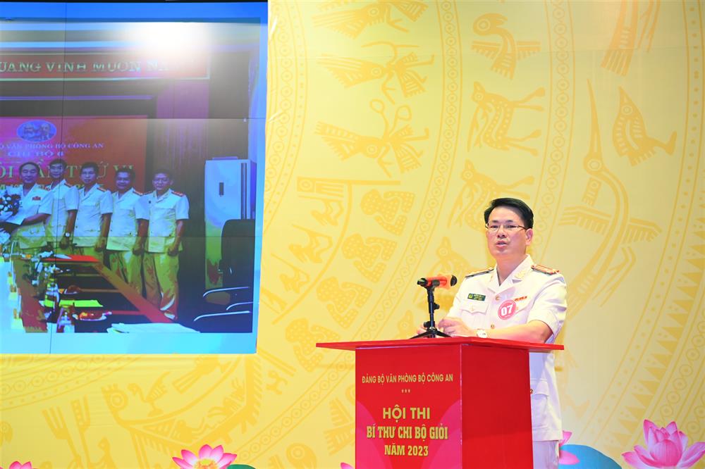 Phần thi thuyết trình được các thí sinh trình bày lưu loát, truyền cảm, cuốn hút người xem.