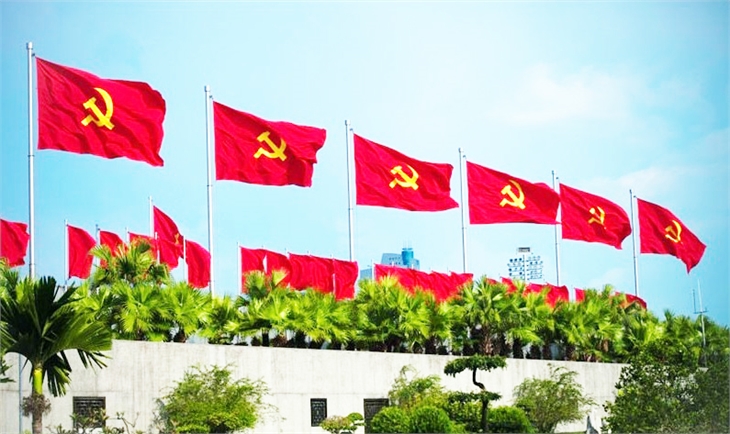  Độc lập dân tộc và CNXH là mục tiêu cơ bản và lâu dài của cách mạng Việt Nam, bảo đảm cho dân tộc ta đi đến tương lai phồn vinh, hạnh phúc. Ảnh minh họa: tuyengiao.vn 