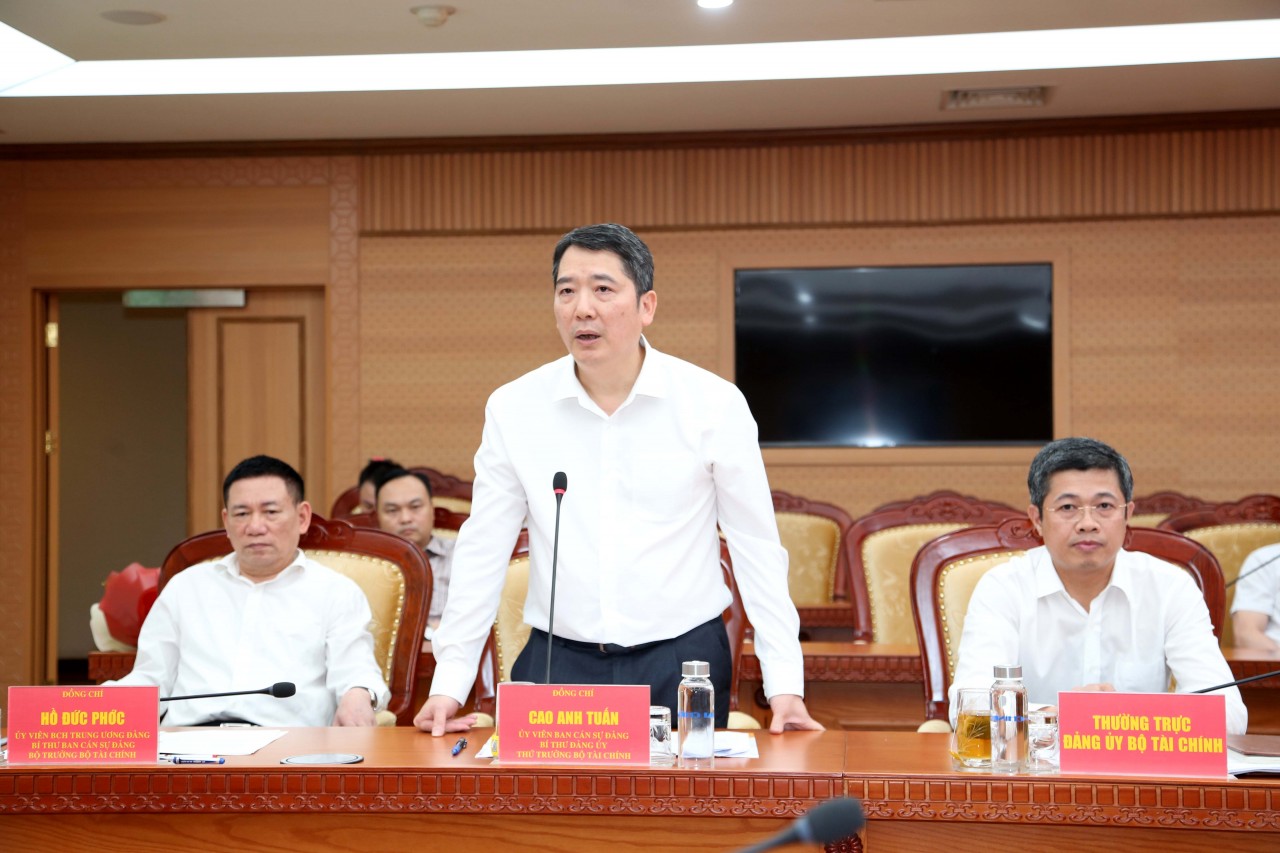 Công bố Quyết định chuẩn y chức danh Bí thư Đảng ủy Bộ Tài chính nhiệm kỳ 2020 -2025