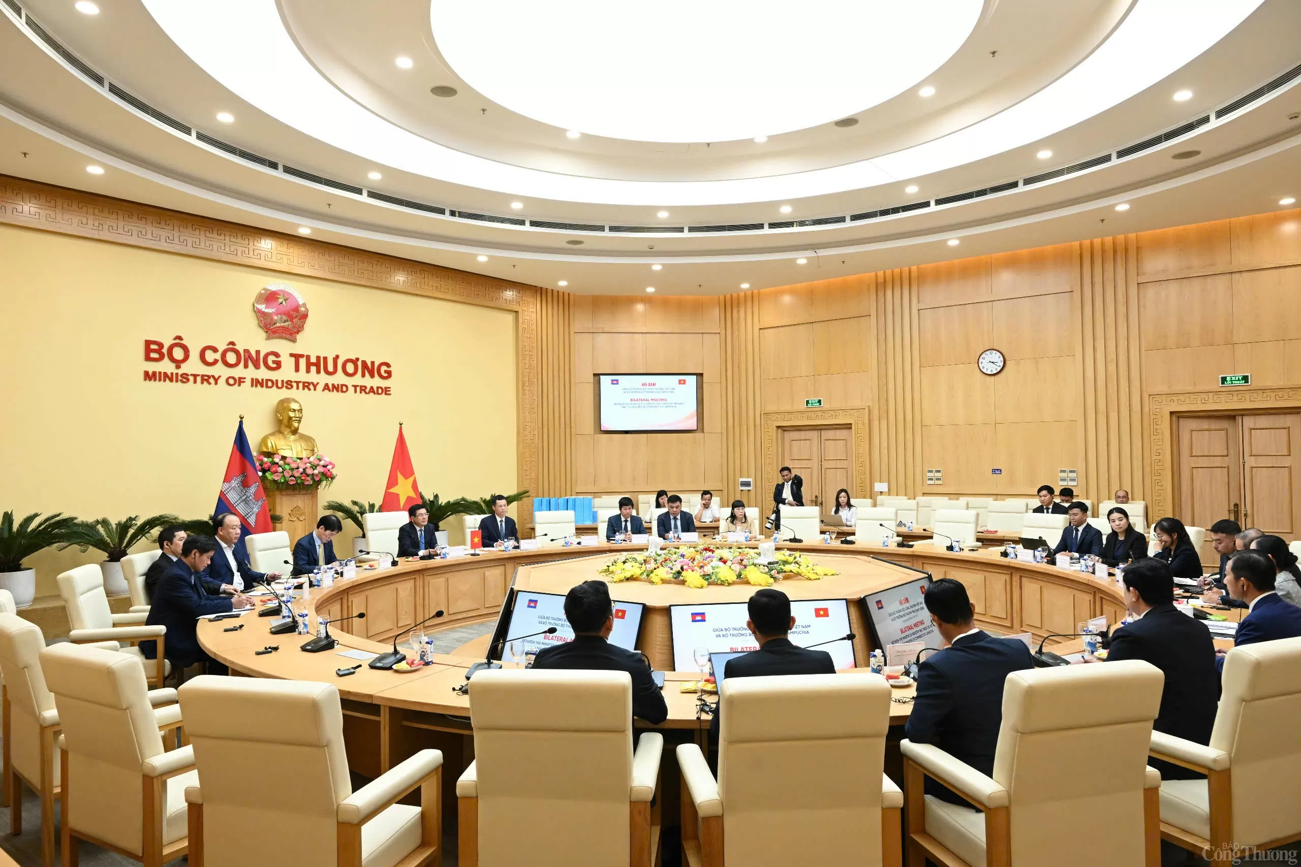 Ảnh: Việt Nam - Campuchia ký thỏa thuận hợp tác về thương mại