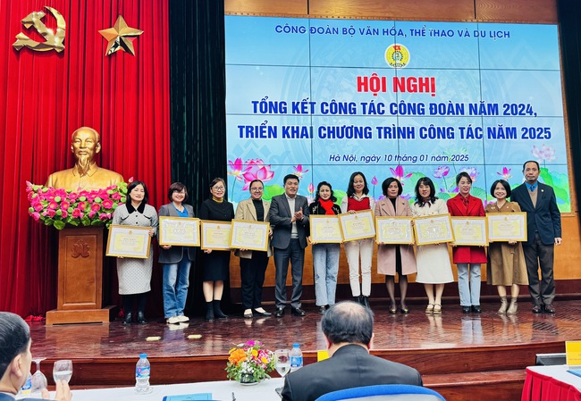 Công đoàn Bộ VHTTDL: Bám sát chức năng, nhiệm vụ của tổ chức công đoàn để đạt được những kết quả đáng ghi nhận năm 2024 - Ảnh 7. Công đoàn Bộ VHTTDL: Bám sát chức năng, nhiệm vụ của tổ chức công đoàn để đạt được những kết quả đáng ghi nhận năm 2024 - Ảnh 7.