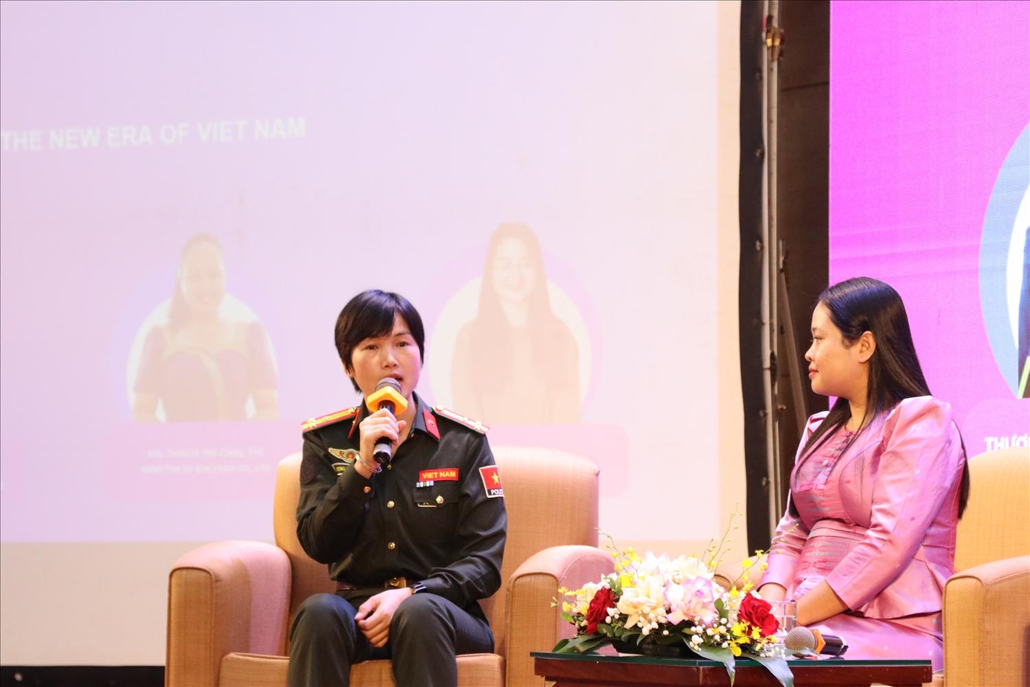 Thượng tá Lương Thị Trà Vinh nữ sĩ quan công an đầu tiên tham gia lực lượng gìn giữ hòa bình của Liên hợp quốc chia sẻ về vấn đề bình đẳng giới Thượng tá Lương Thị Trà Vinh nữ sĩ quan công an đầu tiên tham gia lực lượng gìn giữ hòa bình của Liên hợp quốc chia sẻ về vấn đề bình đẳng giới