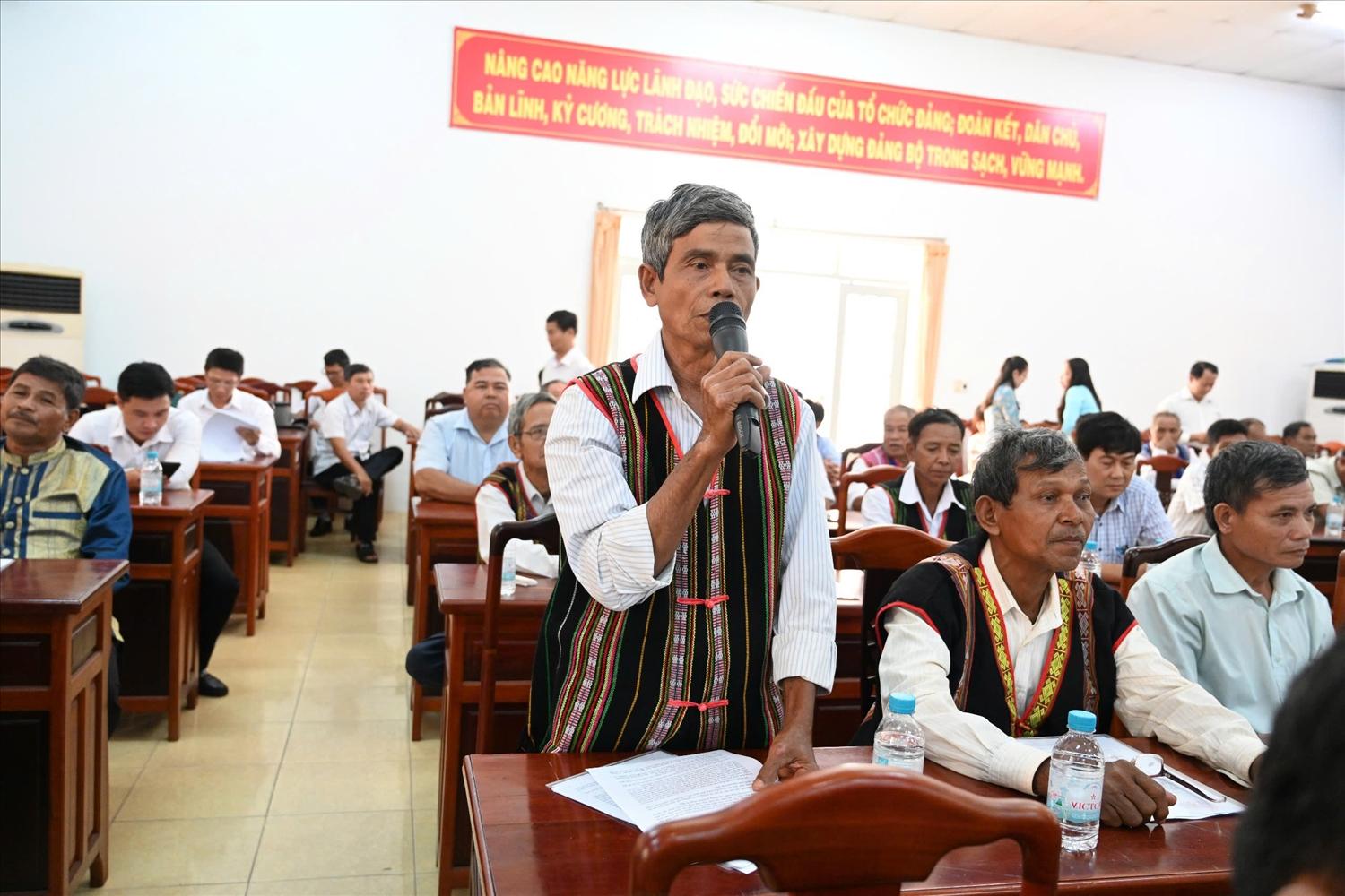 Già làng, Người có uy tín tiêu biểu phát biểu tại họp mặt Già làng, Người có uy tín tiêu biểu phát biểu tại họp mặt