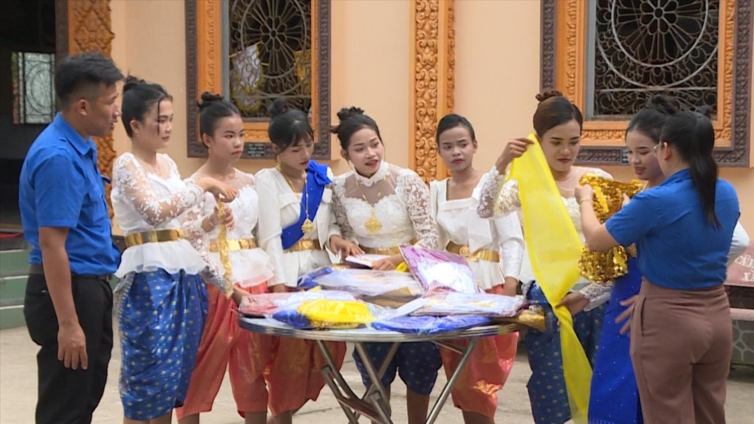 Việc bảo tồn giá trị văn hóa truyền thống tốt đẹp của đồng bào các DTTS gắn liền với phát triển du lịch, là một chủ trương phù hợp với điều kiện thực tế, hợp lòng dân (Ảnh minh họa))
