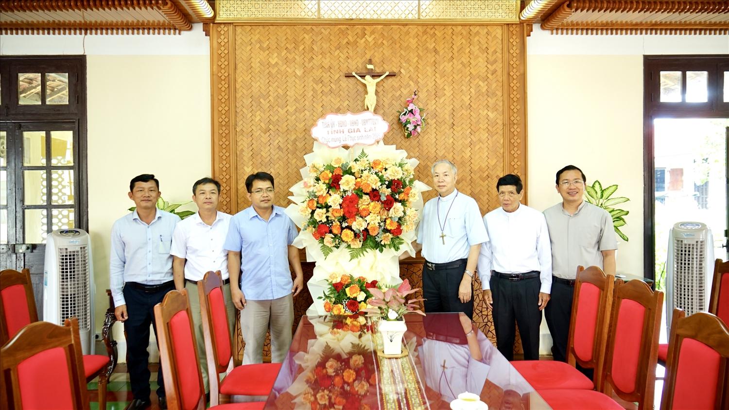 Phó Giám đốc Sở Dân tộc và Tôn Giáo tỉnh Gia Lai thăm và chúc mừng lễ Phục sinh tại Tòa Giám mục Giáo phận Kon Tum Phó Giám đốc Sở Dân tộc và Tôn Giáo tỉnh Gia Lai thăm và chúc mừng lễ Phục sinh tại Tòa Giám mục Giáo phận Kon Tum