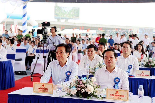 Bộ trưởng, Chủ nhiệm VPCP dự khởi công tuyến đường cao tốc Ninh Bình - Hải Phòng- Ảnh 1.